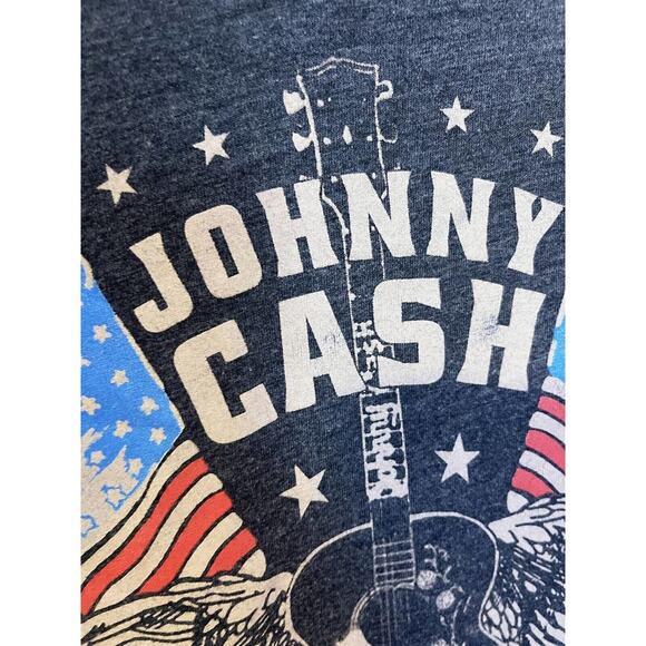 Johnny Cash “The Man in Black” Graphic T-Shirt Women’s Medium V-Neck - Picture 3 of 3